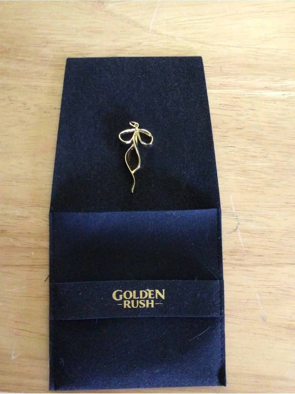 Source Unknown Gold Ribbon Leaf Pendant Necklace - Gold